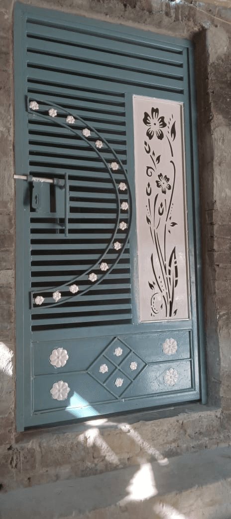 Custom Iron Gate Fabrication â Vishwakarma Welding, Kushinagar